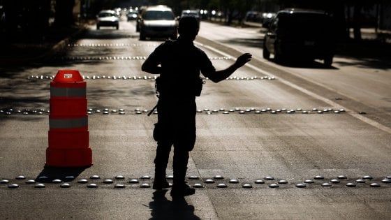La ricetta israeliana anti-epidemia: quarantena "a singhiozzo" per minimizzare i contagi e far ripartire l'economia