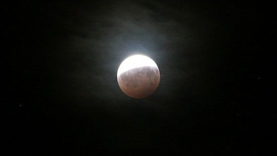 Bologna, alzate gli occhi e ammirate la luna con gli astronomi