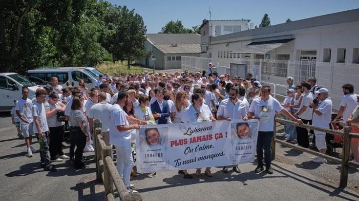 Francia in piazza per Lyhanna, ministro Giustizia:“Rivedere 70mila casi di abusi”