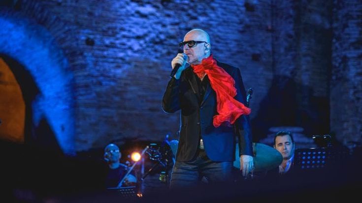 Mario Biondi: “Io, outsider della vita. Da piccolo quasi albino e introverso, ne ho fatto una virtù”