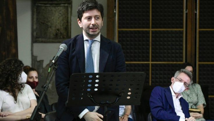 Vaccini obbligatori? Speranza: "Terza dose si farà"