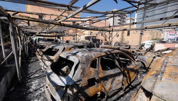 Palermo, nuovo attentato incendiario al deposito di Sicily by car