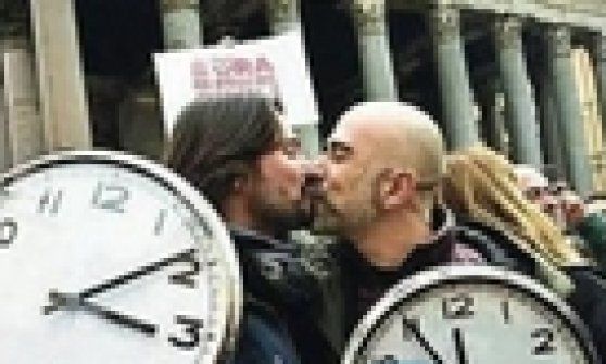 Andrea e Christophe: "Il nostro bacio, simbolo sul New York Times"