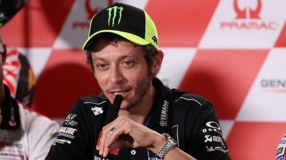 È Valentino Rossi il re degli sportivi italiani sui social. Secondo Balotelli