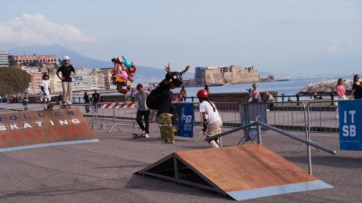 Tutti sui pattini sul lungomare con il Roller Skating Festival, ecco il piano traffico