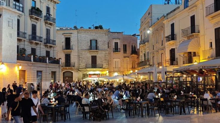 Ristoratori in piazza a Bari, tornano le proteste per multe e spazi all'aperto: “Serve presto un nuovo regolamento”
