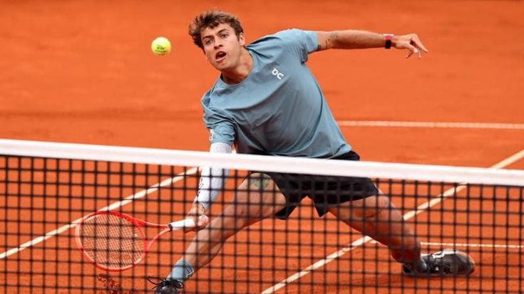 Cobolli battuto da Shelton nella finale dell’Atp di Monaco. Lo statunitense vince 6-2, 7-5