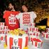 Il buffet del matrimonio? Una coppia pugliese festeggia con il pollo fritto di Kfc