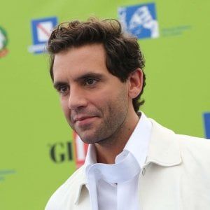 Beirut, concerto di beneficenza ideato da Mika, star anglo-libanese a supporto della popolazione dopo le esplosioni dell'agosto scorso 