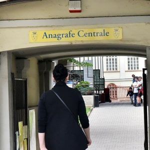 Caos all'anagrafe, trovato l'accordo: si farà una carta d'identità ogni mezz'ora