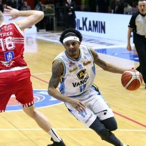 Basket, Torino ingaggia Washington e "vede" Alibegovic