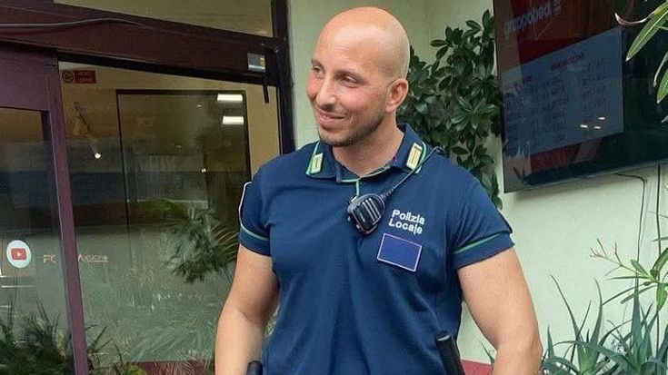 Chi era Francesco Imprezzabile, vigile morto inseguendo un suv: “Questa divisa è una responsabilità”