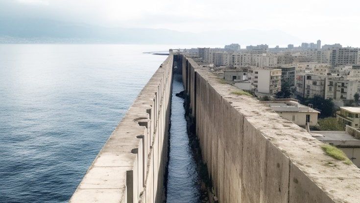Maschio Angioino, il cortile è una laguna