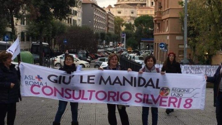 Roma, una settimana tra proteste per la sanità e i consultori pubblici. Il ricordo di Tina Costa e le passeggiate al Mandrione 