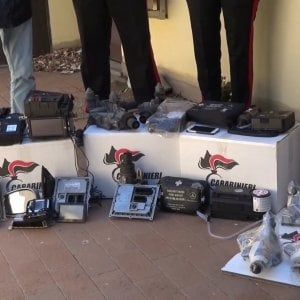 Operazione Car2go, banda specializzata nei furti d'auto: 18 arresti tra Roma e Napoli