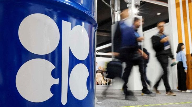 L’Opec+ aumenta ancora la produzione. Ma il petrolio in più resta solo sulla carta