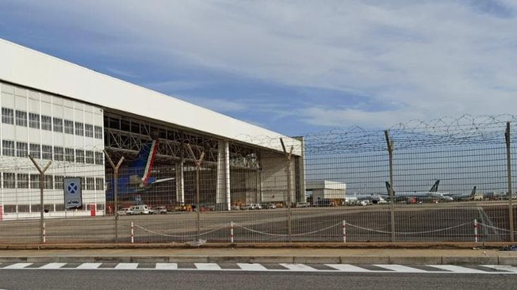 Ita, in uscita 120 piloti. Va via la generazione Alitalia. Caccia a giovani professionisti