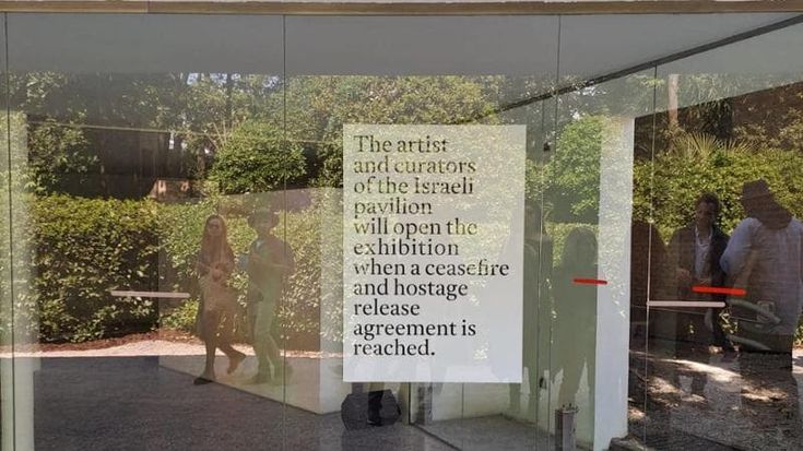Biennale Venezia, chiuso il padiglione di Israele: “Fino alla liberazione degli ostaggi”