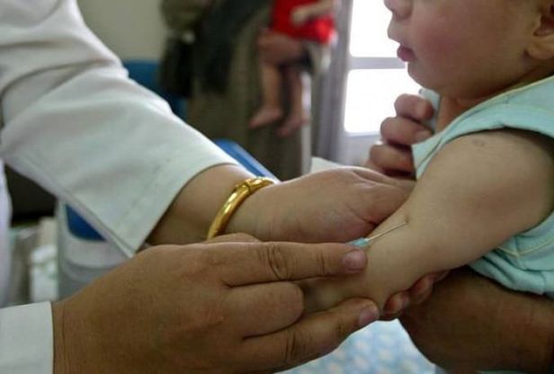 Vaccini a 'macchia di leopardo' in Italia, ancora in molti non si fidano