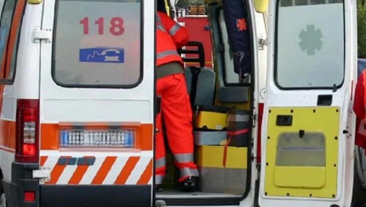Bari, incidente fra tre auto sulla provinciale: muoiono marito e moglie. Inchiesta per omicidio stradale