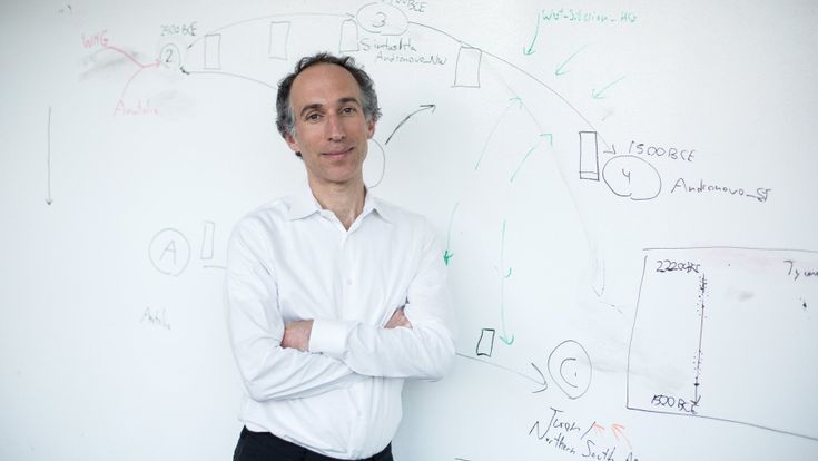 Il cacciatore di popoli fantasma: “Leggo il Dna e riscrivo la storia”
