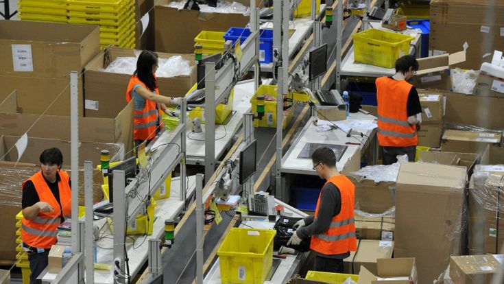 Amazon, bracciale elettronico per controllare i dipendenti 