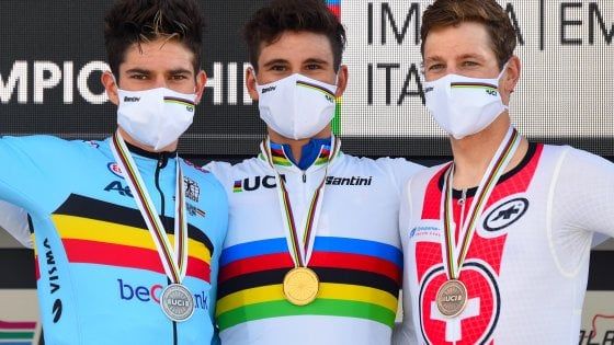 Ciclismo, Mondiale: storico Ganna, per la prima volta l'Italia è oro nella cronometro 