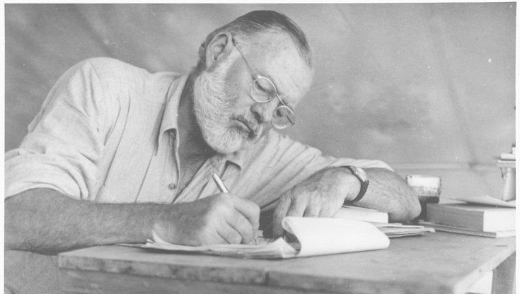 Topolino incontra Hemingway a 60 anni dalla scomparsa