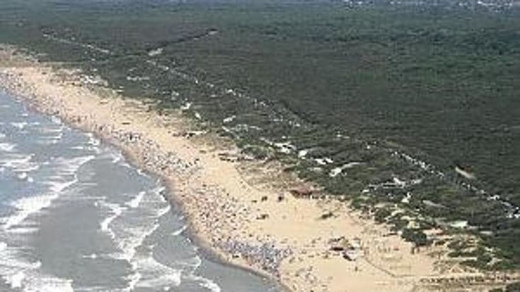 Le dune di Ostia sparite sotto gli abusi: memorie di mare anni Ottanta