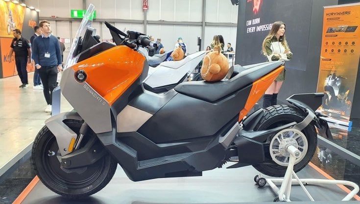 Cina e Austria insieme per il maxi scooter elettrico: ecco il risultato