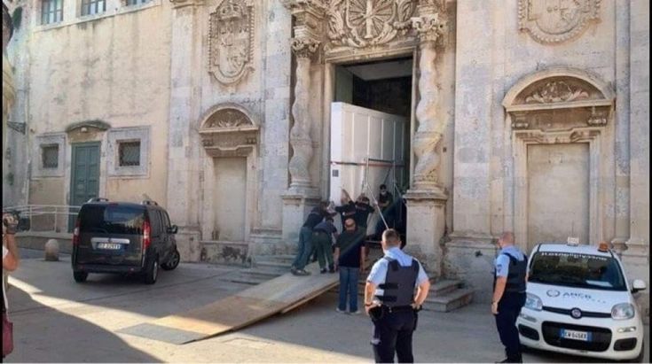 Siracusa, le immagini del Caravaggio in partenza per Roma