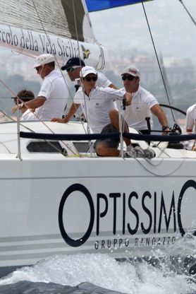 Tempeste, bonaccia, delfini e mal di terrala Palermo-Montecarlo del velista teenager