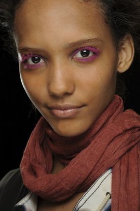 Mascara colorato: come si indossa senza esagerare?