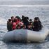 Lesbo, una nave greca porta via i siriani e gli afgani verso luoghi sconosciuti: vietato l'asilo, deportati i nuovi arrivi in Turchia