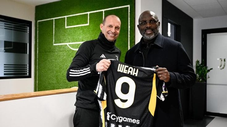George Weah, Allegri gli consegna la 9 della Juventus