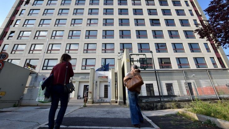 Bari, penalisti in agitazione per gli ingressi limitati. Mano tesa di Procura e Tribunale: "Parliamo per ridurre le restrizioni"