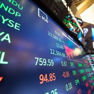 Borse europee in calo, pioggia di trimestrali su Piazza Affari