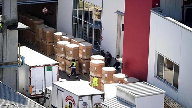 Travolto da 750 chili di carico muore alla Centrale del Latte