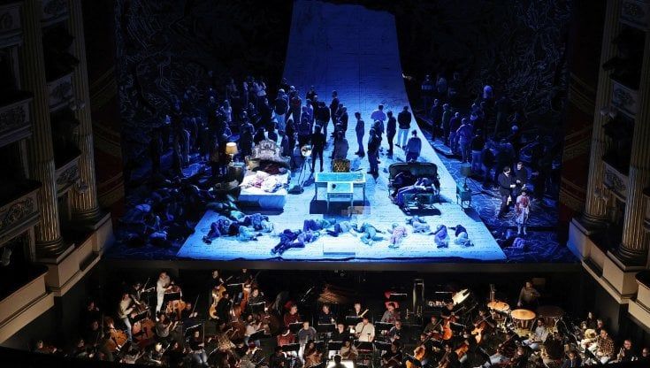 Prima della Scala, i lavoratori porteranno sul palco il loro appello: "No ai tagli alla cultura, bene primario come l'acqua"