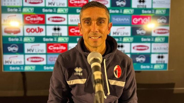 Moreno Longo spinge il Bari: “A Reggio Emilia con più cinismo”. Mercato, occhio fisso su Pereiro