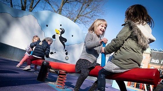 Coronavirus, le mamme danesi contro la riapertura delle scuole: "Mio figlio non farà da cavia"