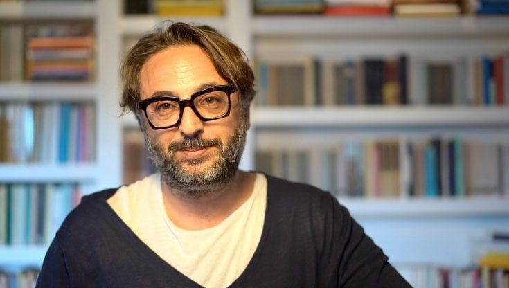 Il cenone delle colpe ne "L'anno capovolto" di Simone Innocenti