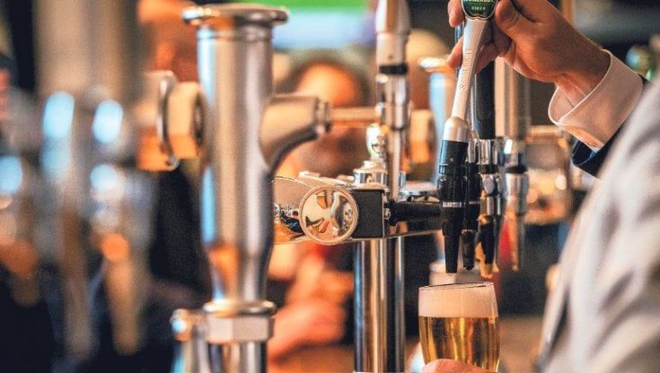 Birra, i rincari del 50% per la filiera mettono a rischio un’azienda su due