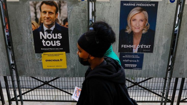 Elezioni in Francia 2022, gli ultimi sondaggi: Le Pen a soli tre punti da Macron