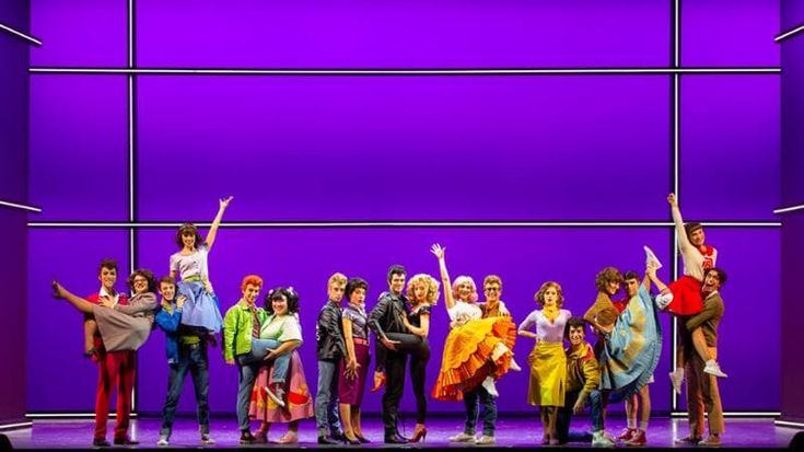 Il musical Grease al teatro Repower di Assago: cult ad alta energia con attori under 30