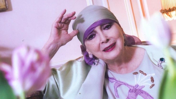 I ricordi di Valentina Cortese all'asta: borse di studio a teatro e ricerca scientifica con i foulard dell'attrice   