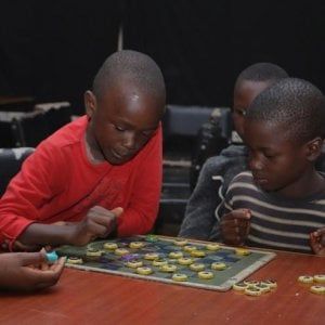 Africa, si chiama Komboleo il gioco pensato dai bambini di uno slum di Nairobi, che sta arrivando in Italia 