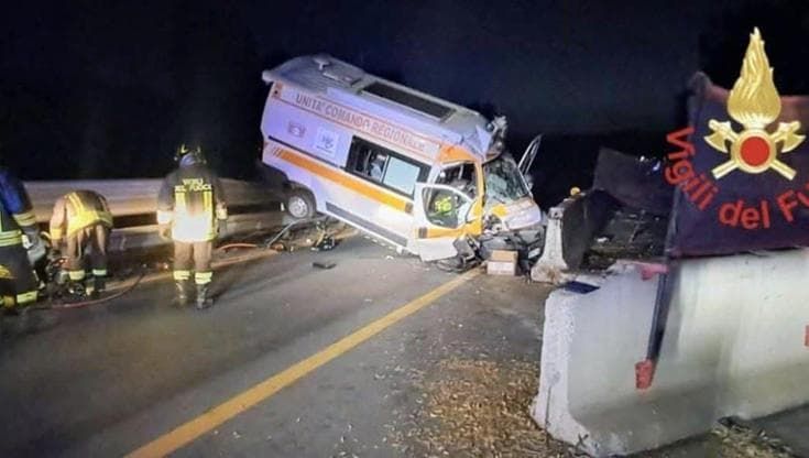 Incidente nella notte sull’A19 Palermo-Catania, coinvolta un’ambulanza: feriti due operatori Seus