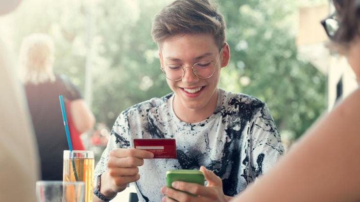 Paghetta, diminuiscono i contanti: una su cinque è cashless