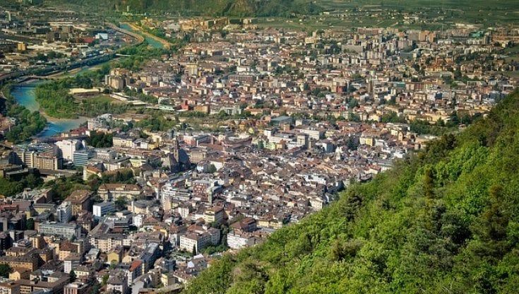 Il record di Bolzano dove la vita costa 2.658 euro in più
